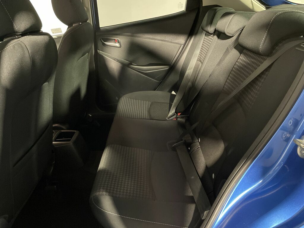 Mazda 2 1.5 Se-l Nav White #5