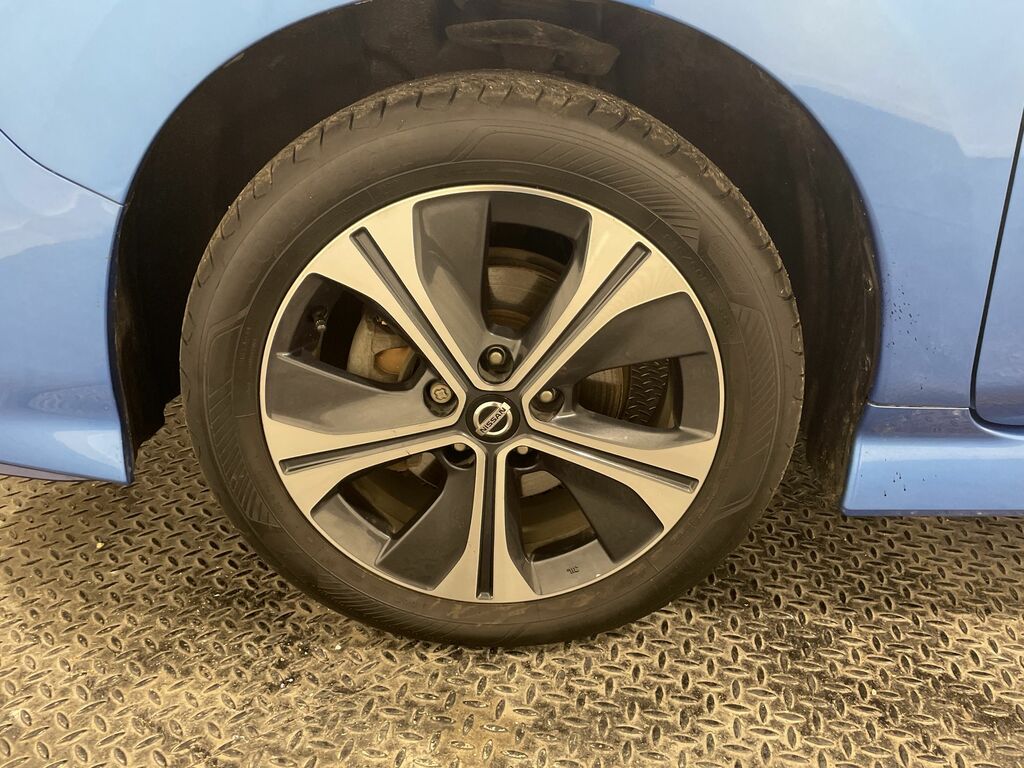 Nissan Leaf Hatchback Grey #7