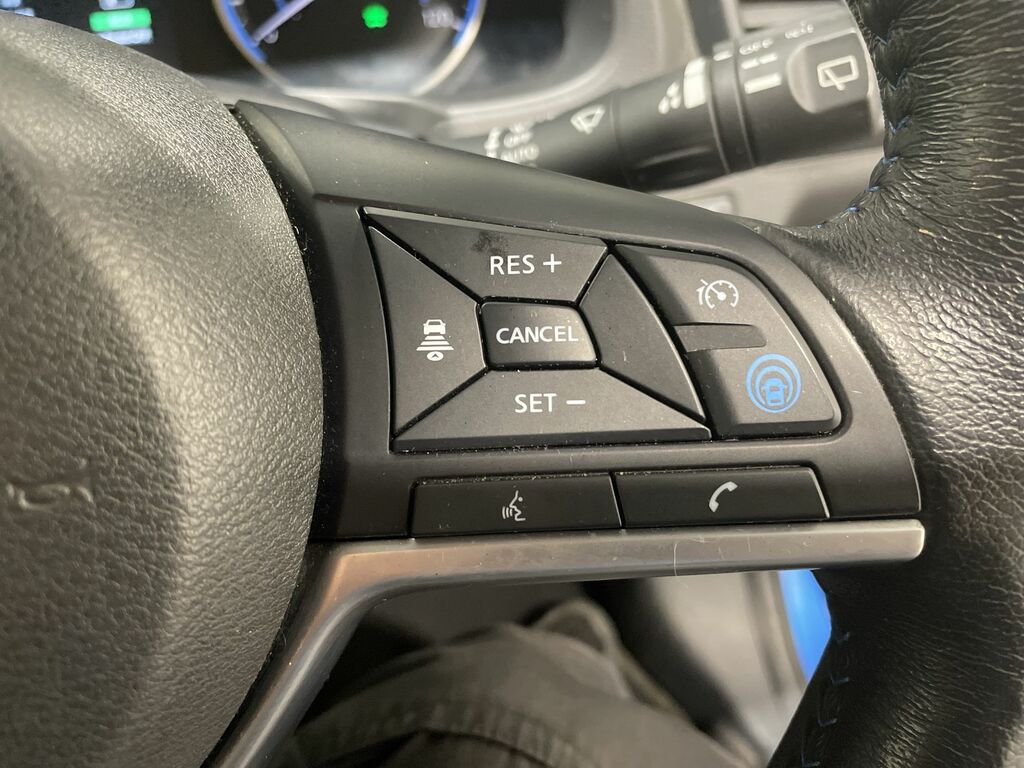 Nissan Leaf Hatchback Grey #48