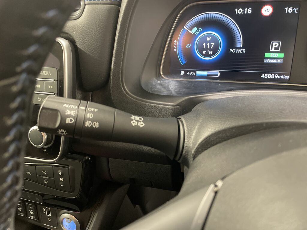 Nissan Leaf Hatchback Grey #44