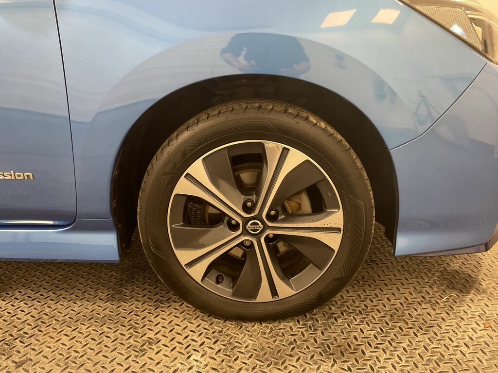 Nissan Leaf Hatchback Grey #10