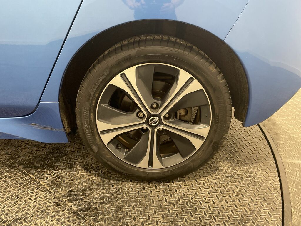 Nissan Leaf Hatchback Grey #8