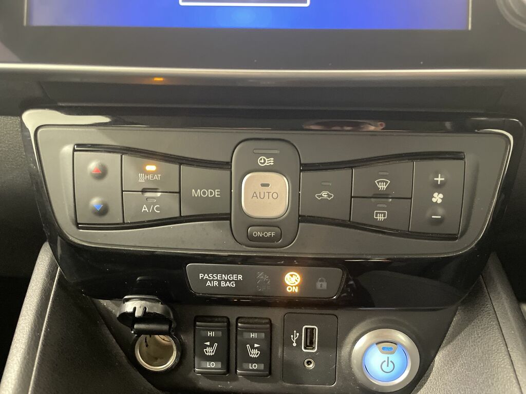 Nissan Leaf Hatchback Grey #35