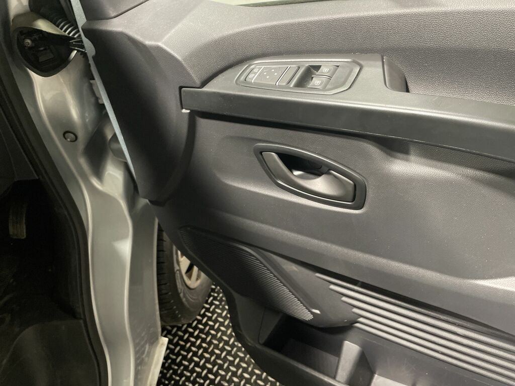 Nissan Primastar Acenta Grey #33