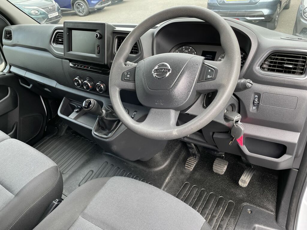 Nissan InterStar Acenta Dci White #37