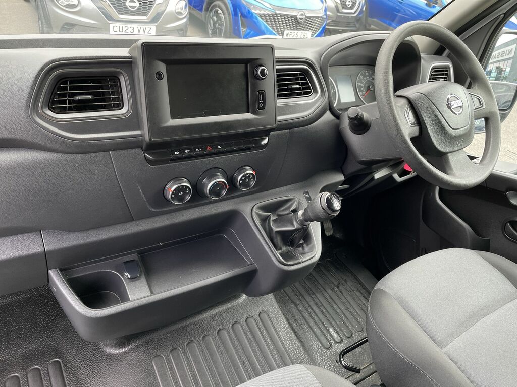 Nissan InterStar Acenta Dci White #26