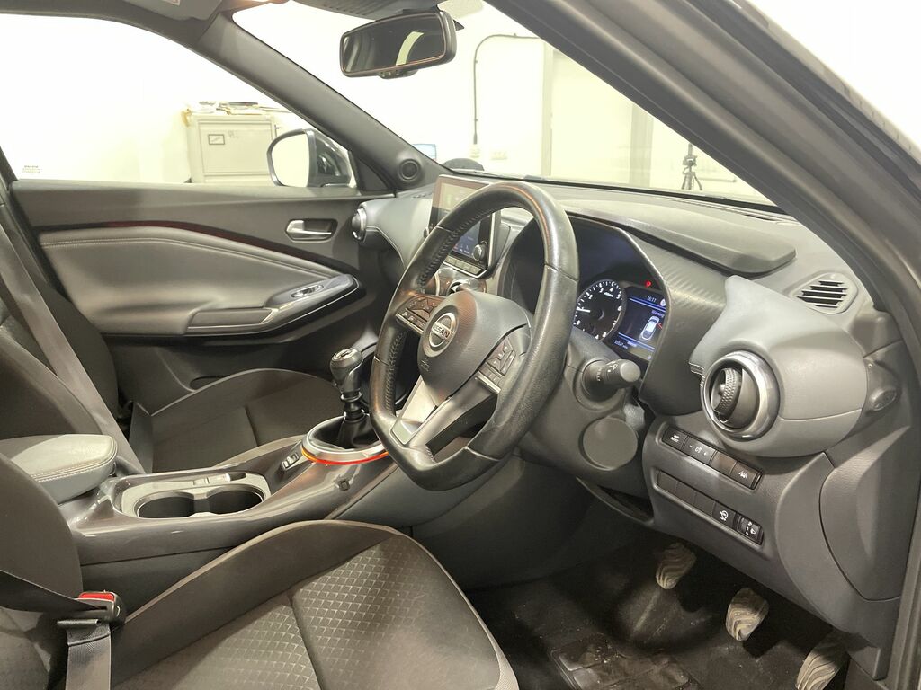 Nissan Juke Dig-t Tekna Red #3