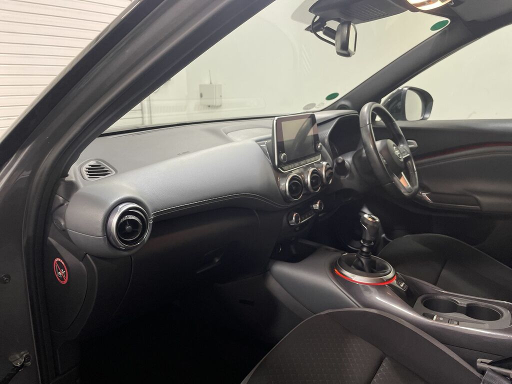 Nissan Juke Dig-t Tekna Red #5