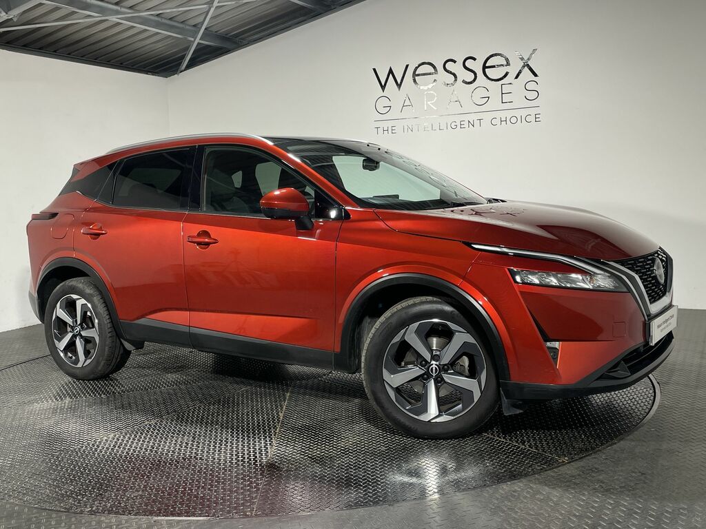 Nissan Qashqai 1.3 Dig-t Mh 158 N-connecta Xtronic Red