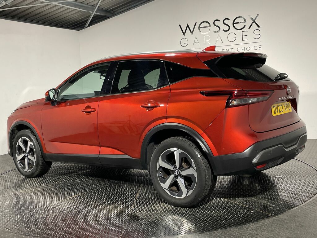 Nissan Qashqai 1.3 Dig-t Mh 158 N-connecta Xtronic Red #2