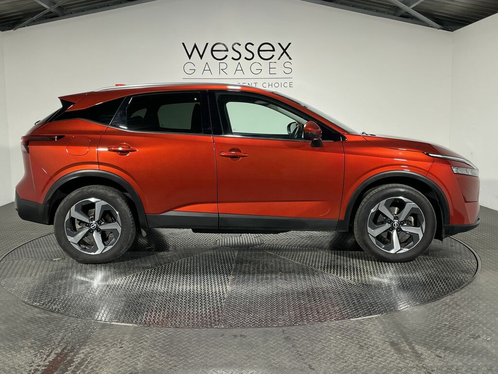 Nissan Qashqai 1.3 Dig-t Mh 158 N-connecta Xtronic Red #4