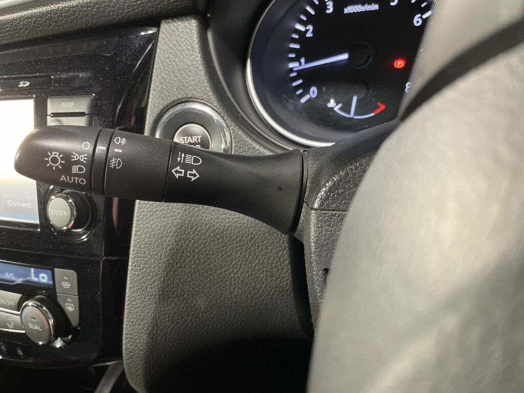 Nissan Qashqai N-connecta Dci Red #44