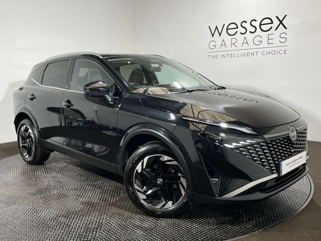 Nissan Qashqai 1.3 Dig-t Mh 158 N-connecta Xtronic Black