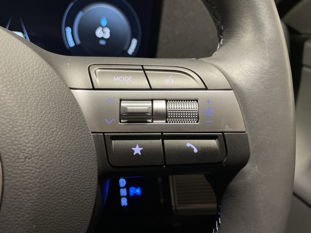 Hyundai Kona Hatchback White #45
