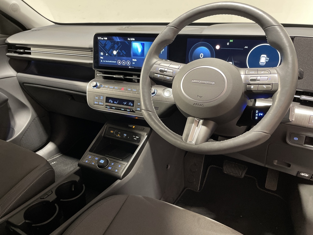 Hyundai Kona Hatchback White #37