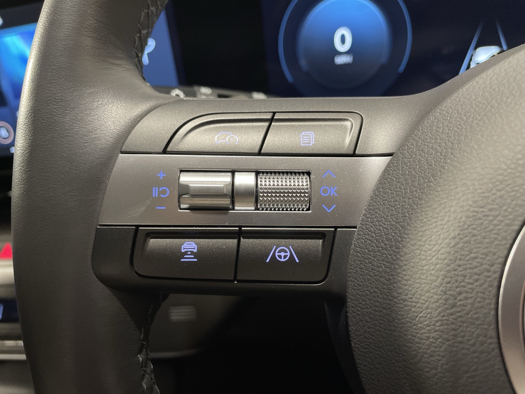 Hyundai Kona Hatchback White #44
