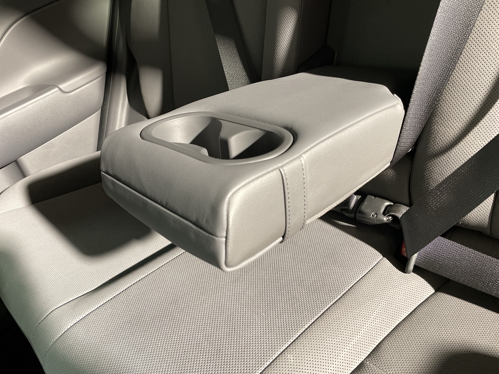 Hyundai Kona Hatchback White #24