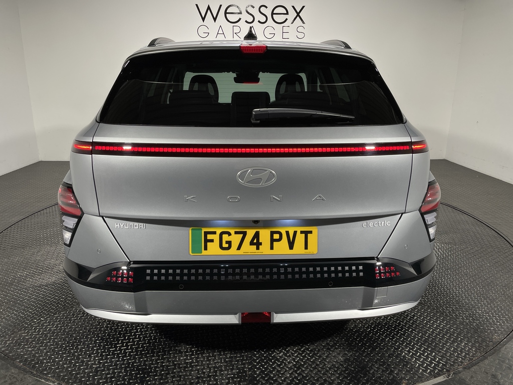 Hyundai Kona Hatchback White #15
