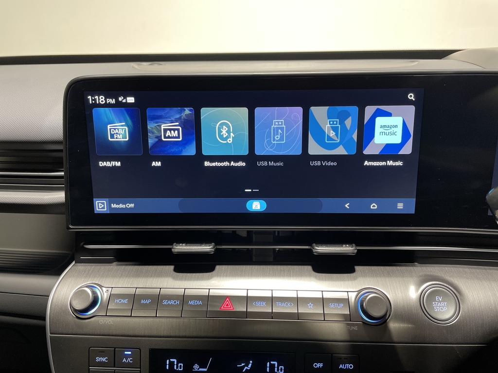 Hyundai Kona Hatchback White #28