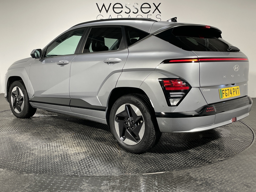 Hyundai Kona Hatchback White #18