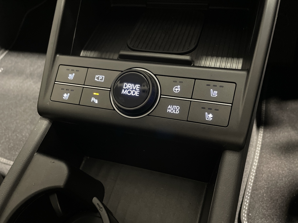 Hyundai Kona Hatchback White #32