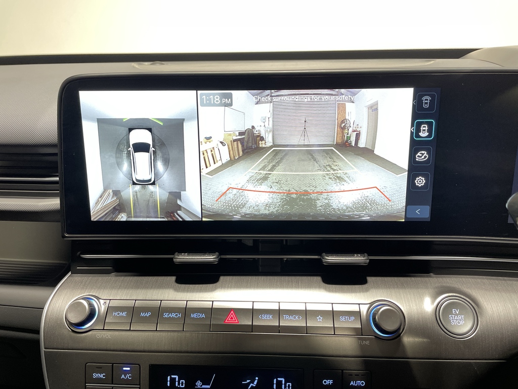 Hyundai Kona Hatchback White #30