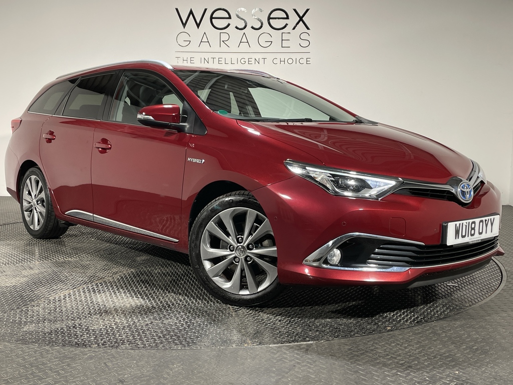 Toyota Auris 1.8 Hybrid Excel Tss Cvt Leather Red