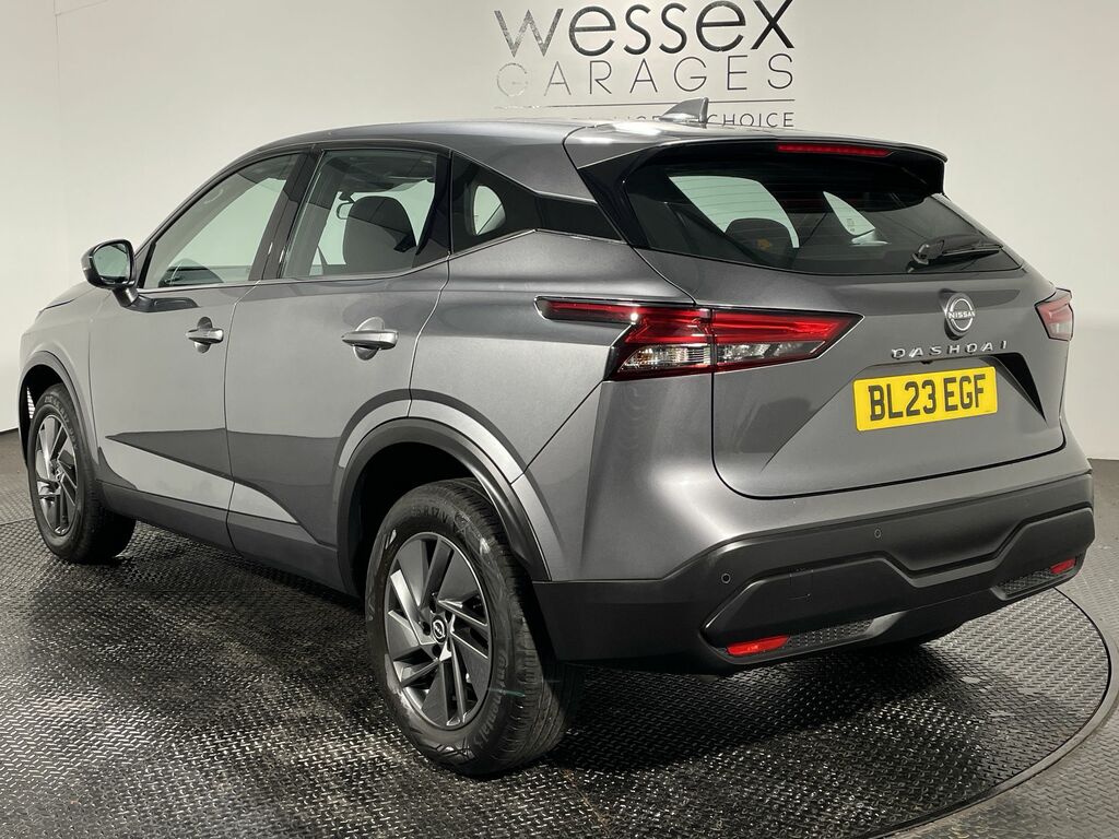 Nissan Qashqai 1.3 Dig-t Mh 158 Acenta Premium Xtronic Grey #4