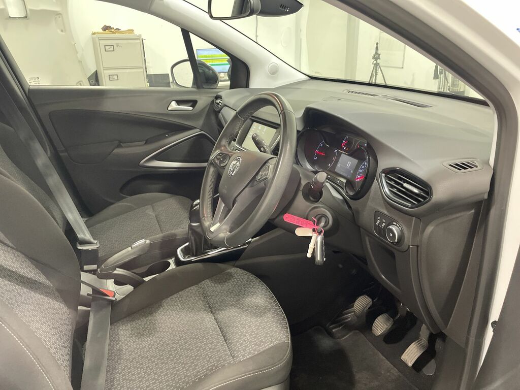 Vauxhall Crossland 1.2 Design White #3