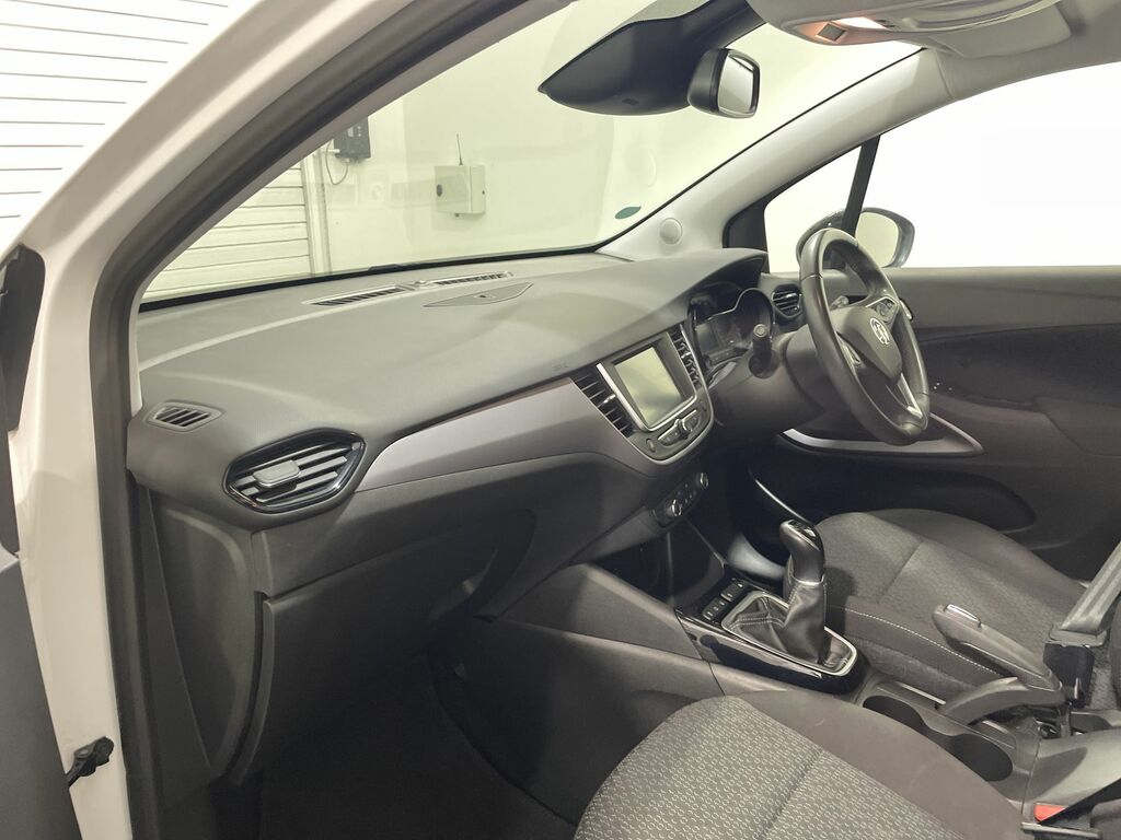 Vauxhall Crossland 1.2 Design White #5