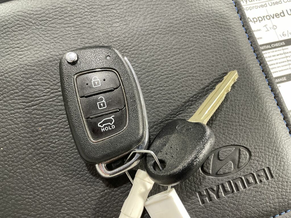 Hyundai I10 Mpi Se Connect Red #41