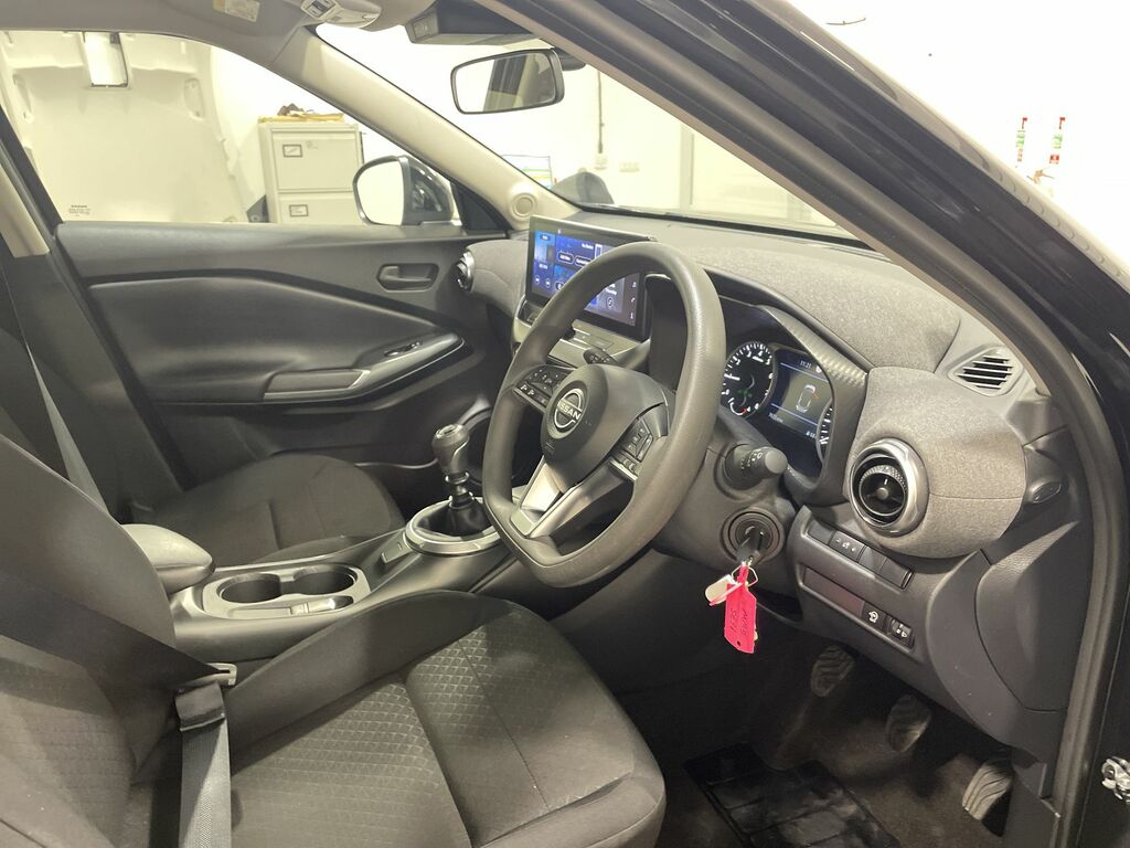 Nissan Juke 1.0 Dig-t Acenta Premium PF75GWW Black #3