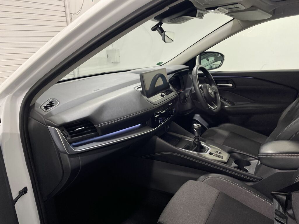 Nissan Qashqai 1.3 Dig-t Mh N-connecta DP74MBV White #5