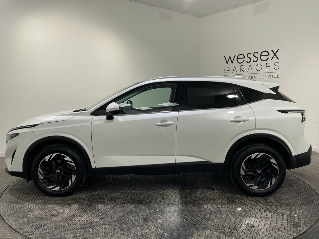 Nissan Qashqai 1.3 Dig-t Mh N-connecta DP74MBV White #6