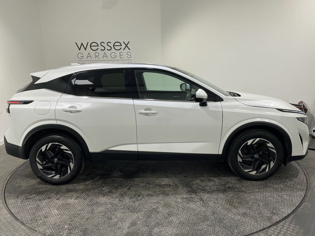 Nissan Qashqai 1.3 Dig-t Mh N-connecta DP74MBV White #4