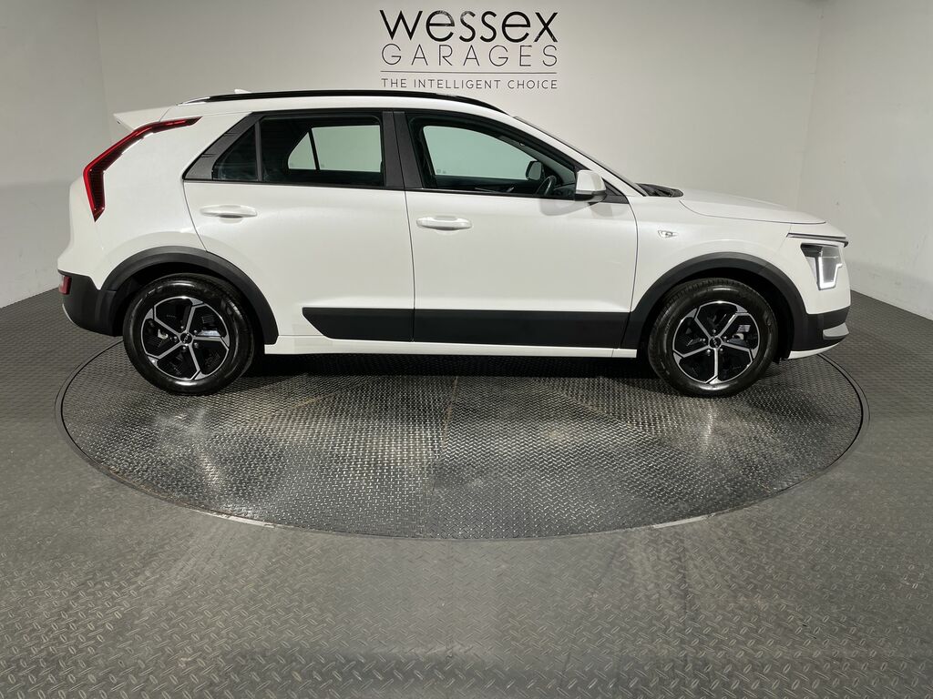 Kia Niro 1.6 Gdi Hybrid 2 Dct White #3