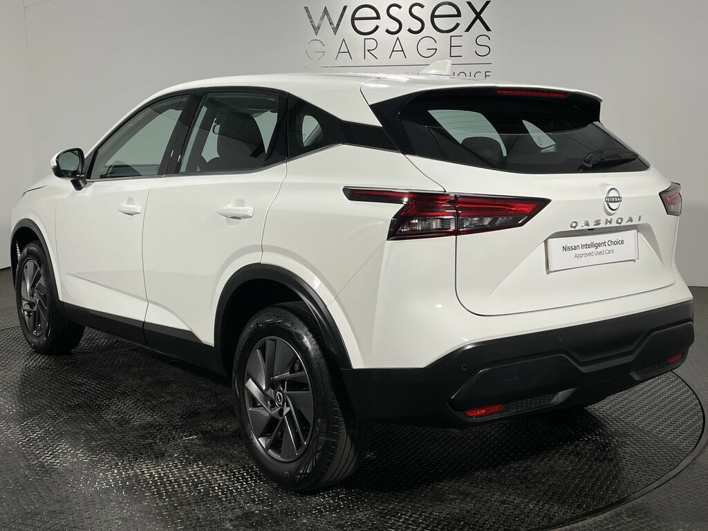 Nissan Qashqai 1.3 Dig-t Mh Acenta Premium White #4