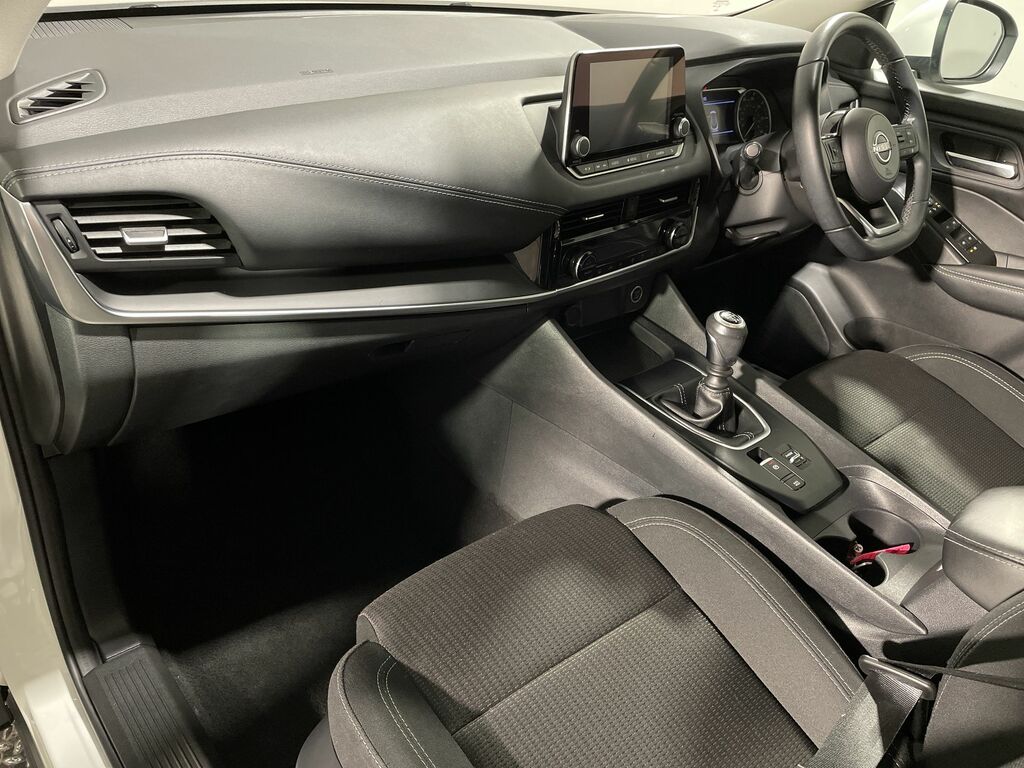 Nissan Qashqai 1.3 Dig-t Mh Acenta Premium White #3