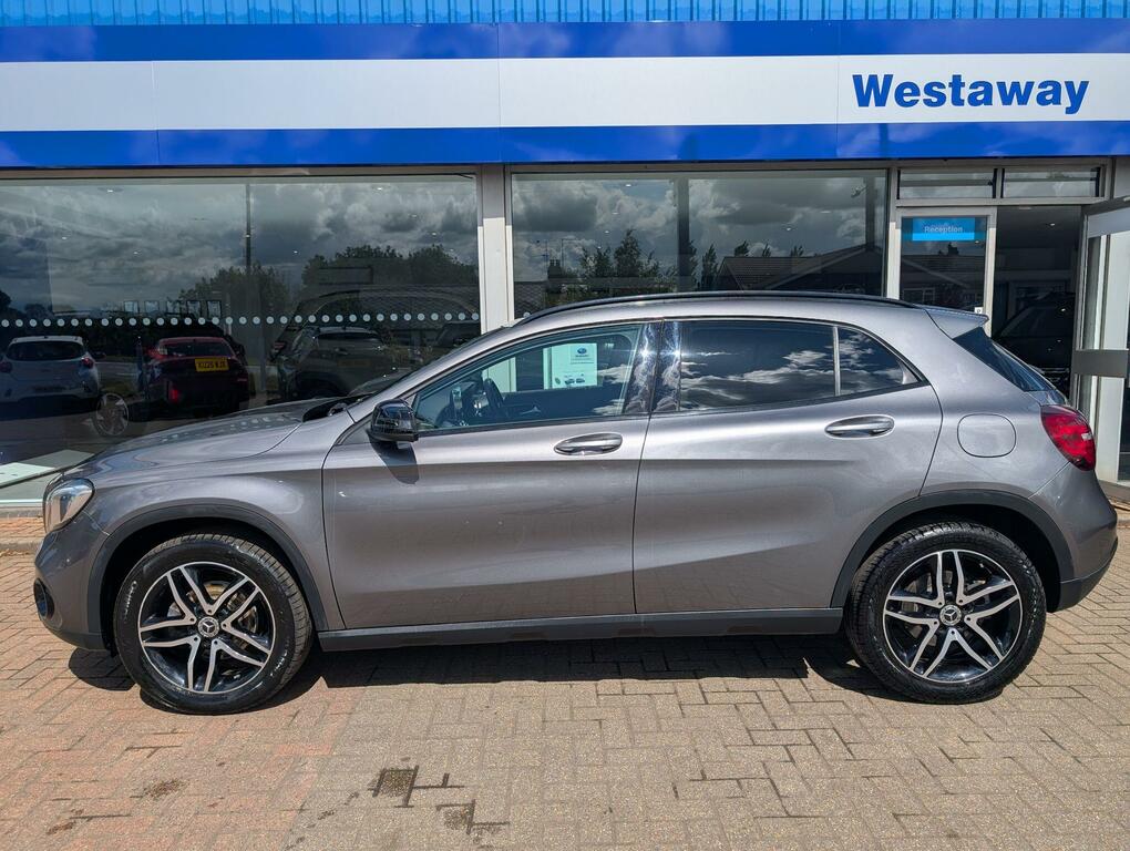 Mercedes-Benz GLA Class Gla 180 Urban Edition - 2019 19 EP19THF Grey #4