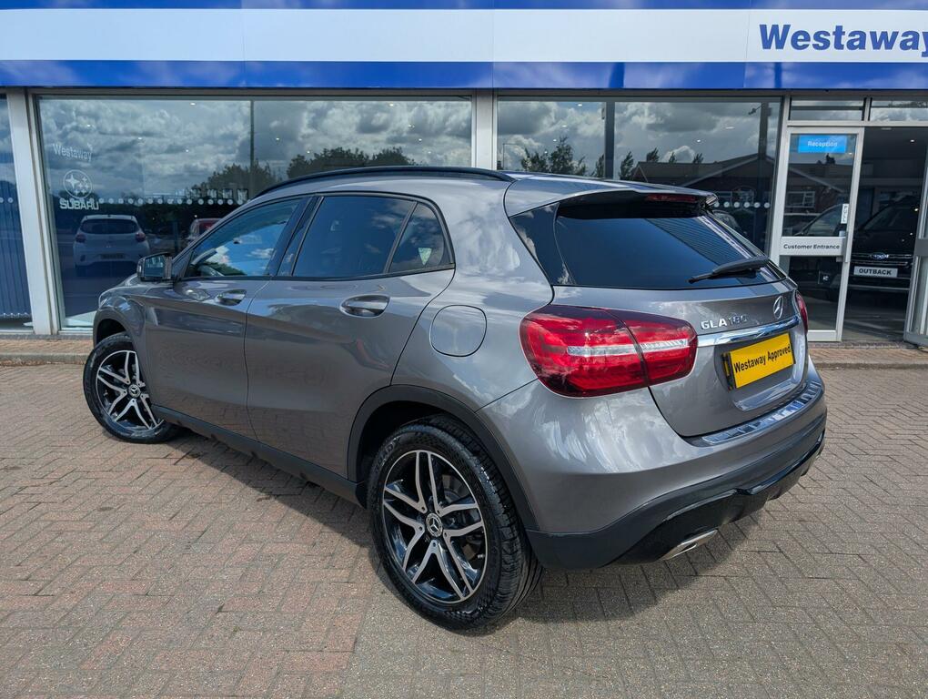 Mercedes-Benz GLA Class Gla 180 Urban Edition - 2019 19 EP19THF Grey #3
