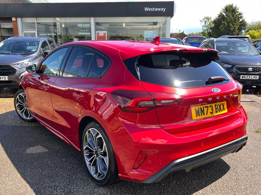 Ford Focus 1.0 Ecoboost St-line X Red #4