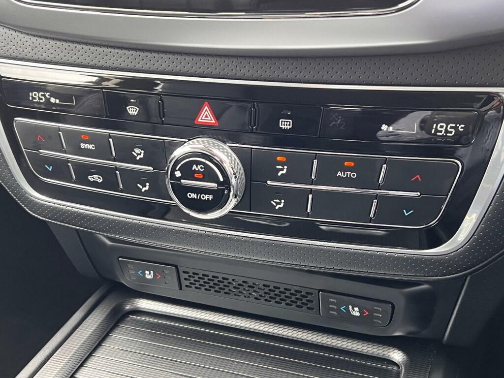 SsangYong Rexton Rexton Ultimate Grey #32