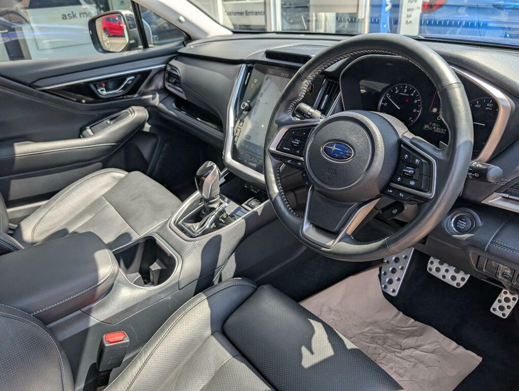 Subaru Outback Touring Black #10