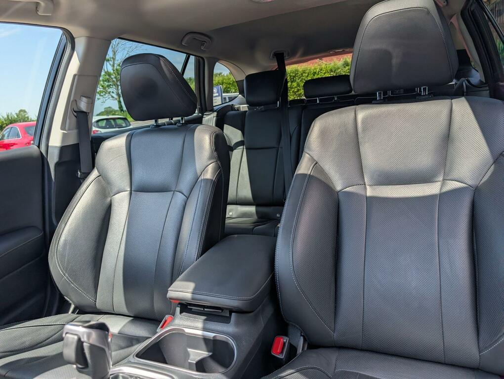 Subaru Outback Touring Black #32