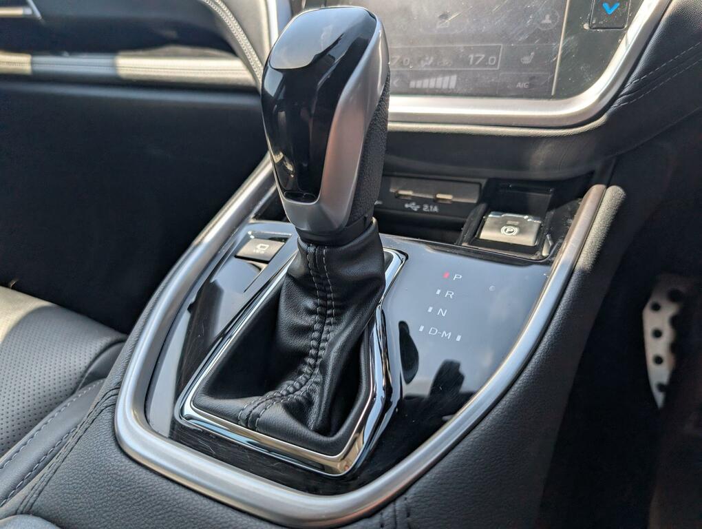 Subaru Outback Touring Black #11