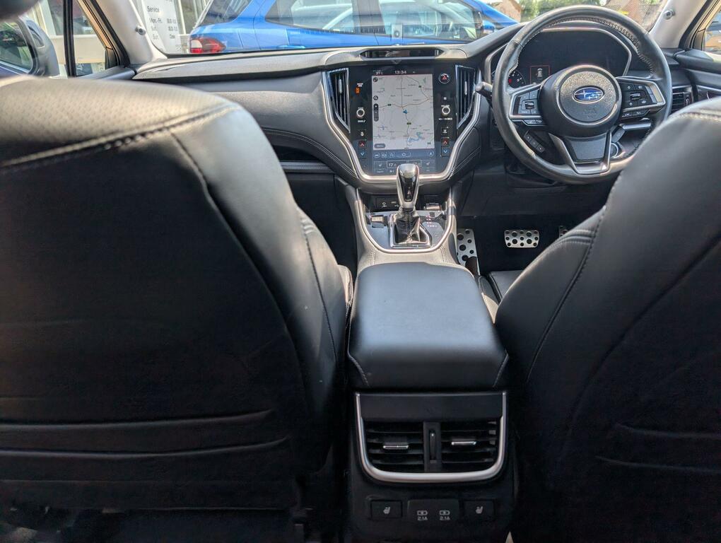 Subaru Outback Touring Black #9