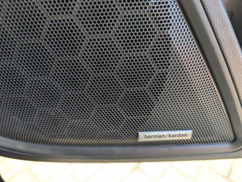 Subaru Outback Touring Black #40