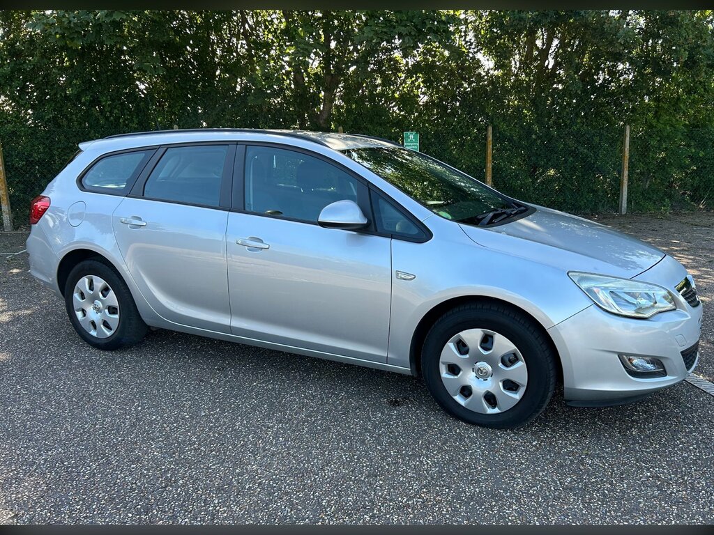 Vauxhall Astra 1.7 Cdti Ecoflex Exclusiv Sports Tourer Silver #3
