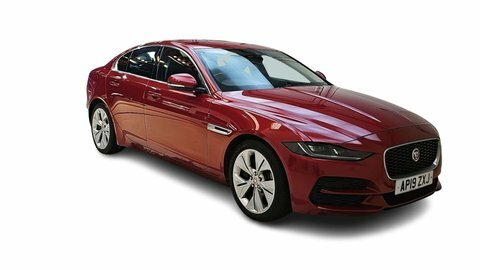 Jaguar XE 2.0 D180 S Red
