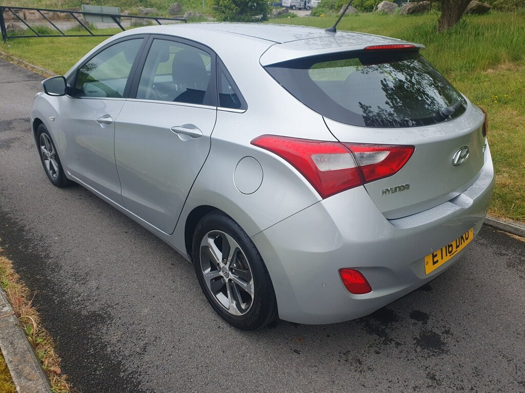 Hyundai I30 1.6 Crdi Blue Drive Se Dct Silver #4